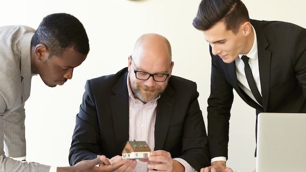 Maximizing Wealth: How Financial Advisors in Your Area Can Transform Your Financial Future