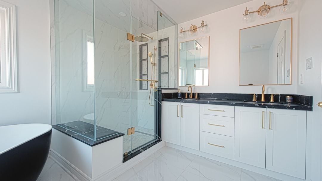 Creative Ideas and Expert Tips for Designing Walk-In Showers Bathrooms That Wow