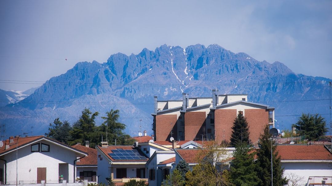 Maximizing Efficiency and Savings with Your Solar Home in the United States