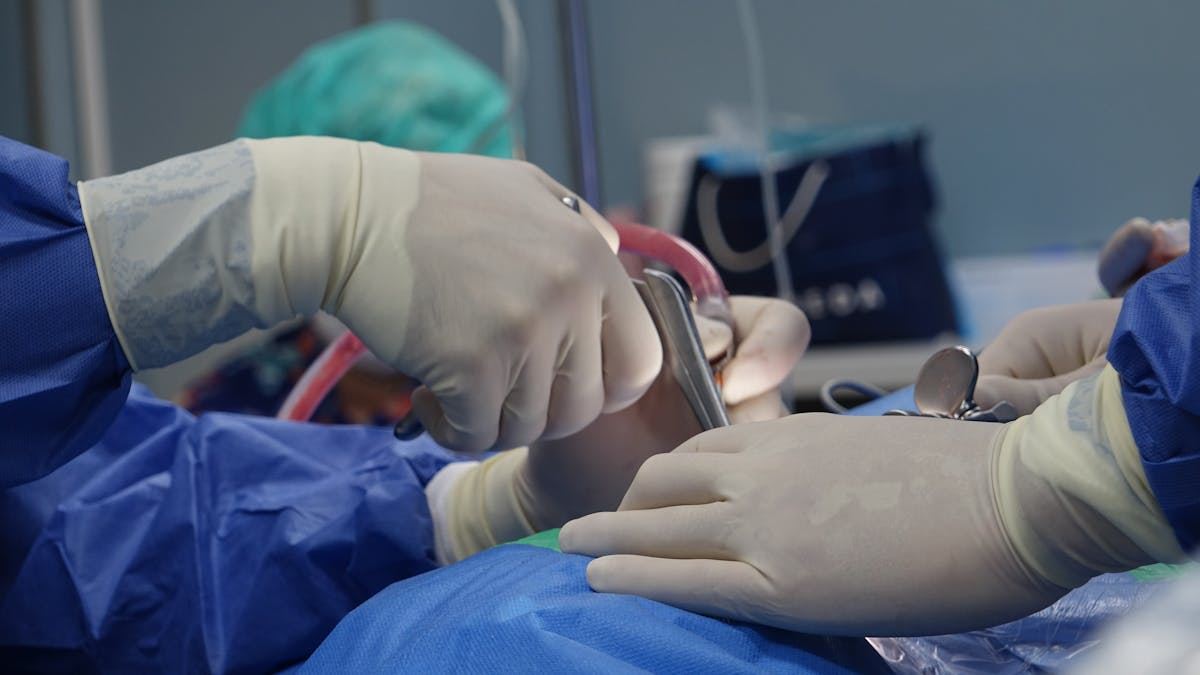 Choosing the Right Back Injury Attorney: A Complete U.S. Guide to Maximizing Your Compensation