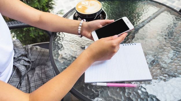 Smart Savings: How to Find Inexpensive Unlimited Cell Phone Plans That Meet All Your Needs