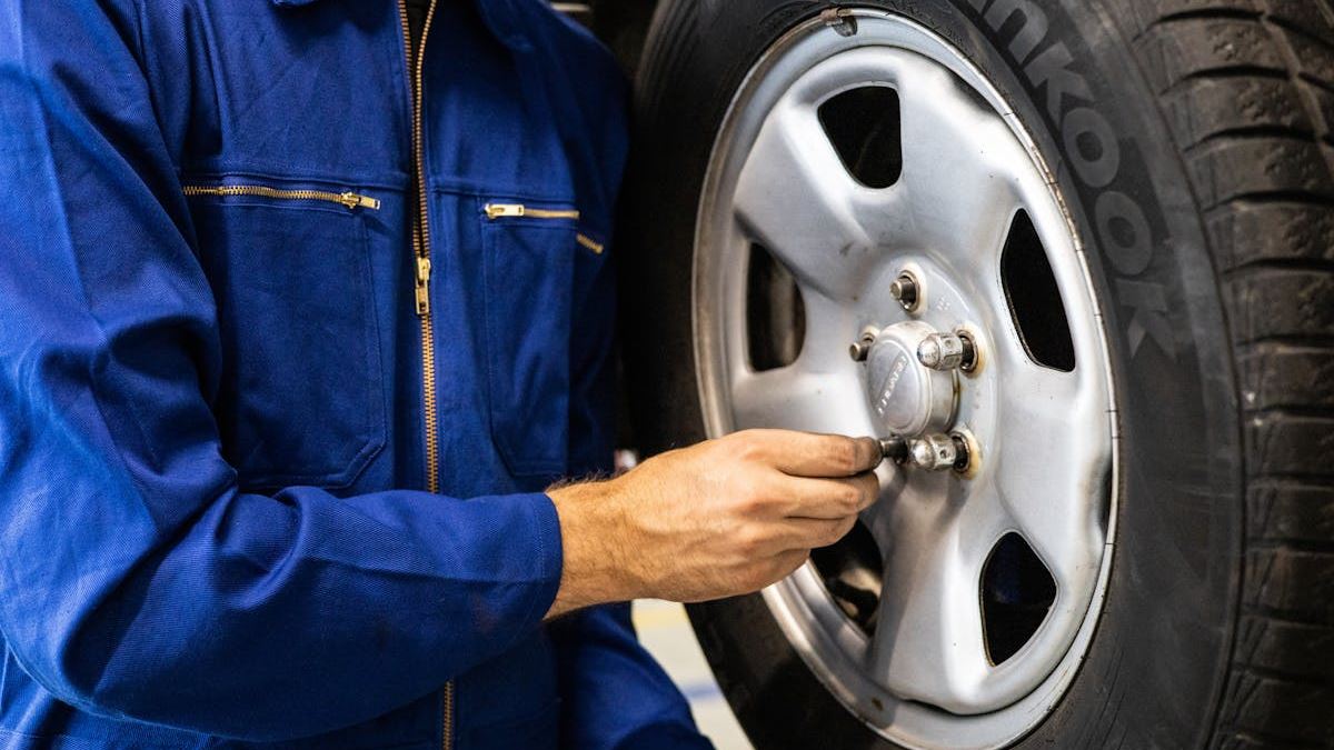 Your Local Guide to Finding a Garage Repairman Near Me: Expert Insights for Homeowners