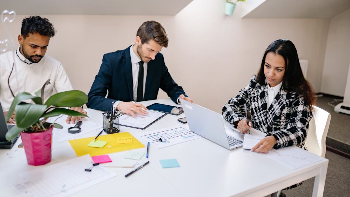 Maximize Your Potential: How a Business Management Course Online Can Elevate Your Career in the United States
