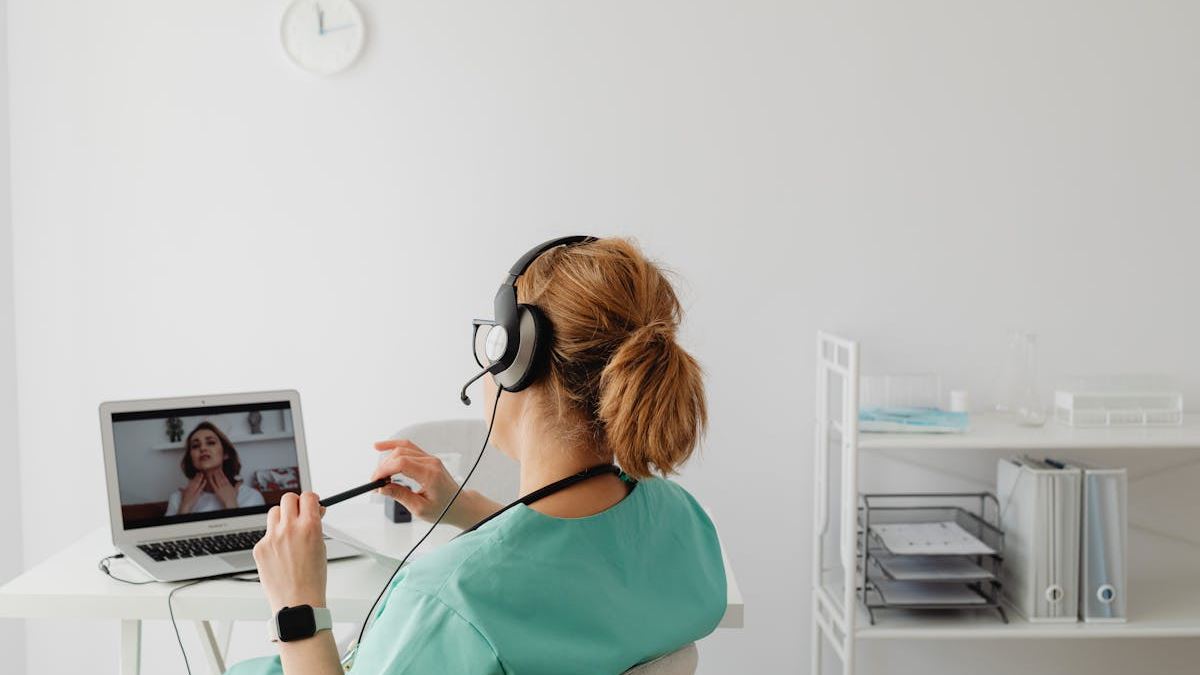 Guide To Choosing The Right Online Nursing Program For Your Career