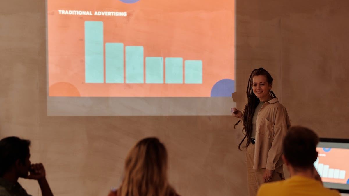 Data-Driven Strategies in Digital Advertising: Unlocking the Potential of Audience Insights