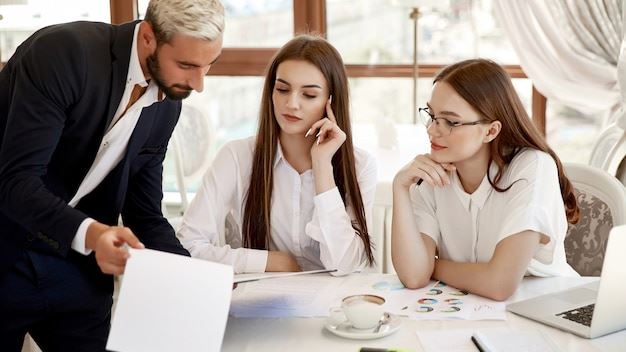 Expert Tips to Find the Best Financial Consultants Near Me for Your Wealth Growth