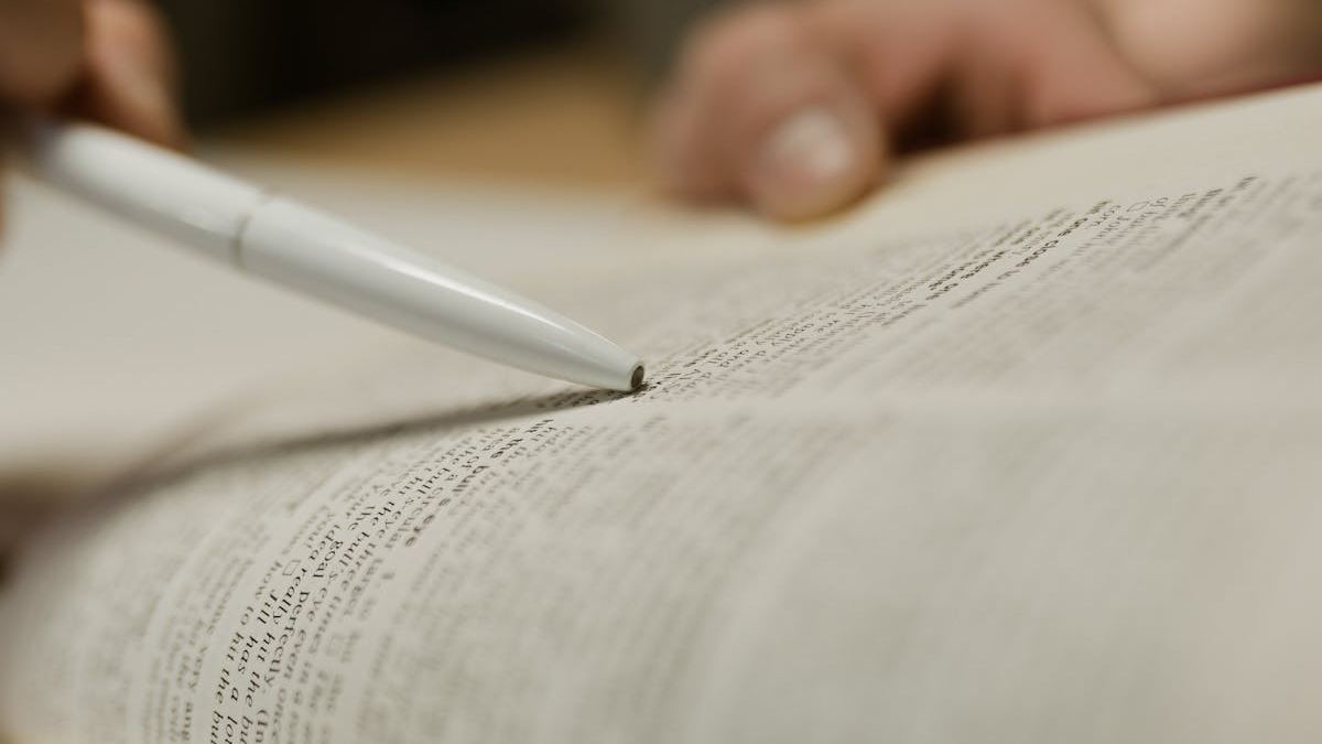 Top Free AI Human Text Converters in 2024: Choosing the Best Tools for Personal and Professional Use