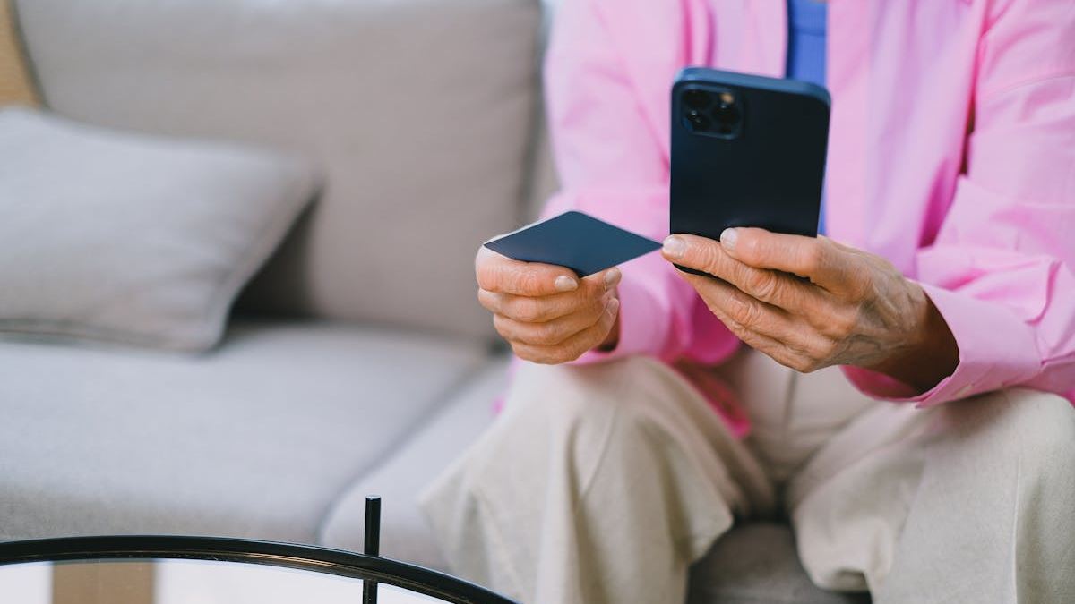 Enhancing Financial Safety: How the Right Smartphone Can Protect Your Assets and Data