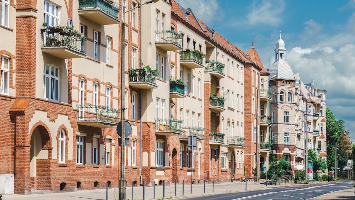 Finding a Local Real Estate Agent: Navigating the U.S. Market with Confidence