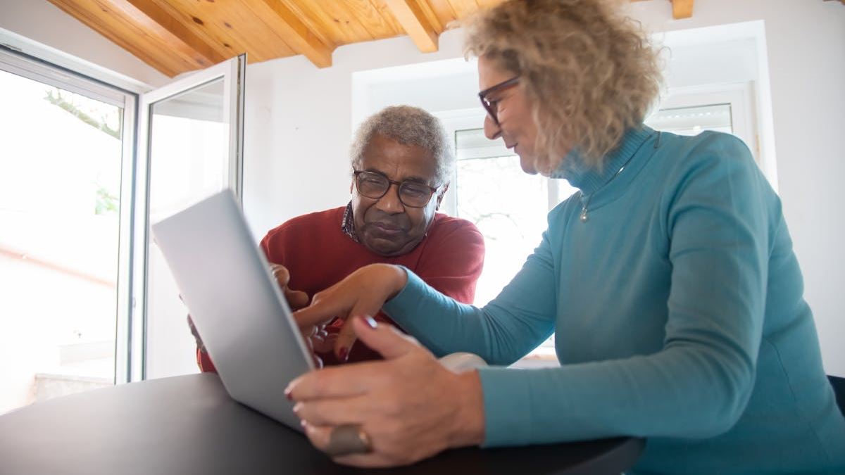 Bridging the Gap: How Free Internet Access Empowers Seniors Over 60 in America
