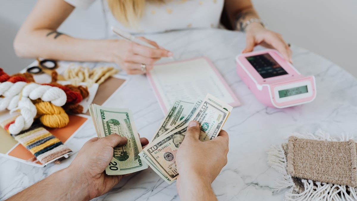 Navigating the Benefits and Risks of Small Business Cash Advance in the US Marketplace