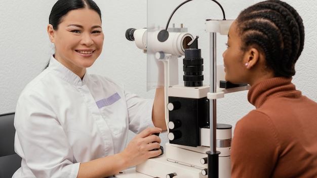 Top Tips for Choosing the Right Eye Doctors Near Me for Your Specific Needs