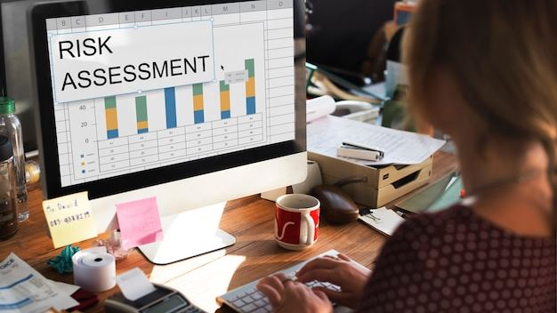 Mastering Insurance Your Small Business: Strategies to Minimize Risks and Maximize Growth