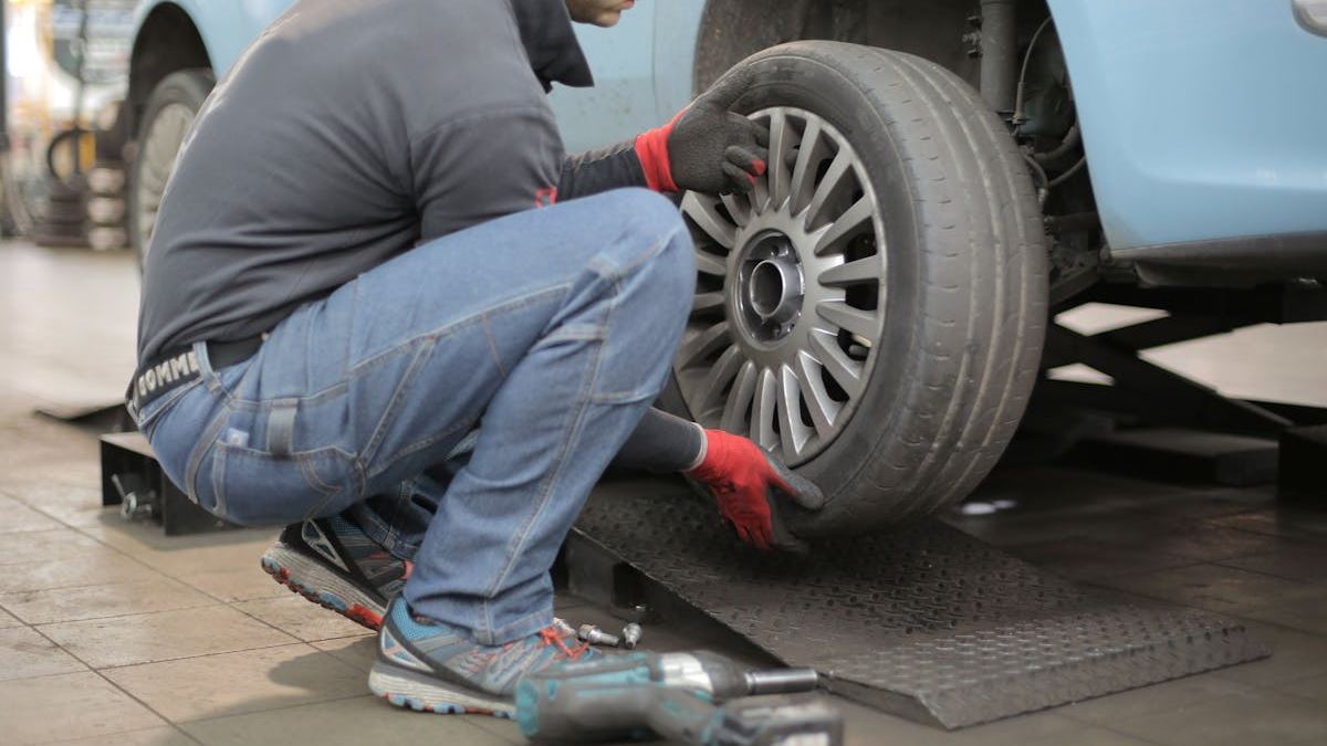 Choosing the Right Professional Garage Door Fixing Service in the United States: An In-Depth Approach
