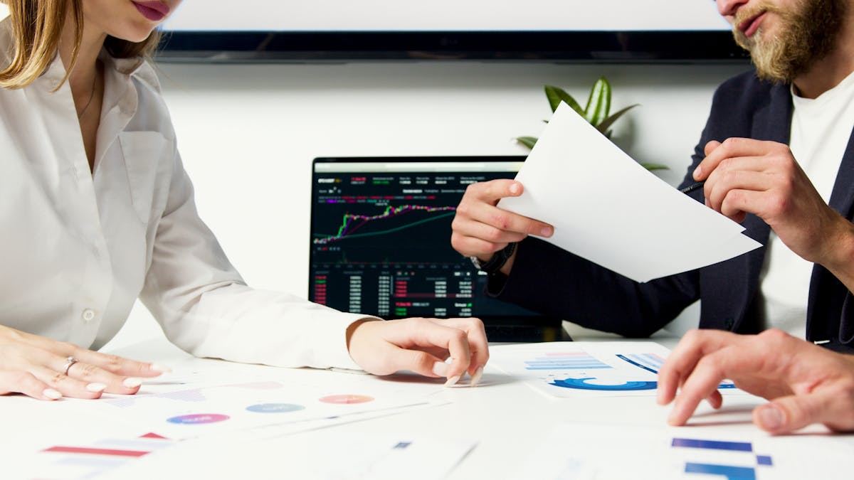 Strategic Insights into Investment Banking Services in the United States: From Fundamentals to Innovation