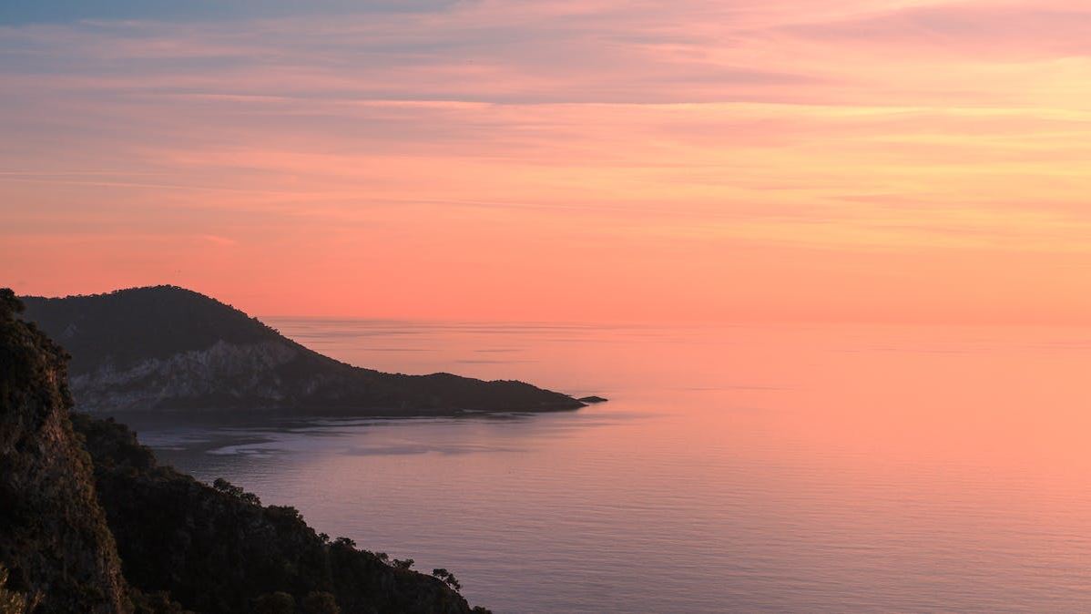 Affordable Romantic Escapes in the U.S.: How to Plan Cheap Romantic Getaways That Make Memories Last
