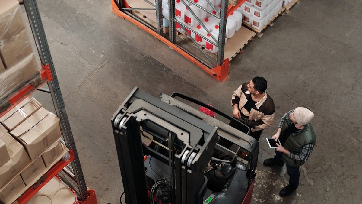 Implementing AI-Driven Software Management in Warehouses: Strategies for Success