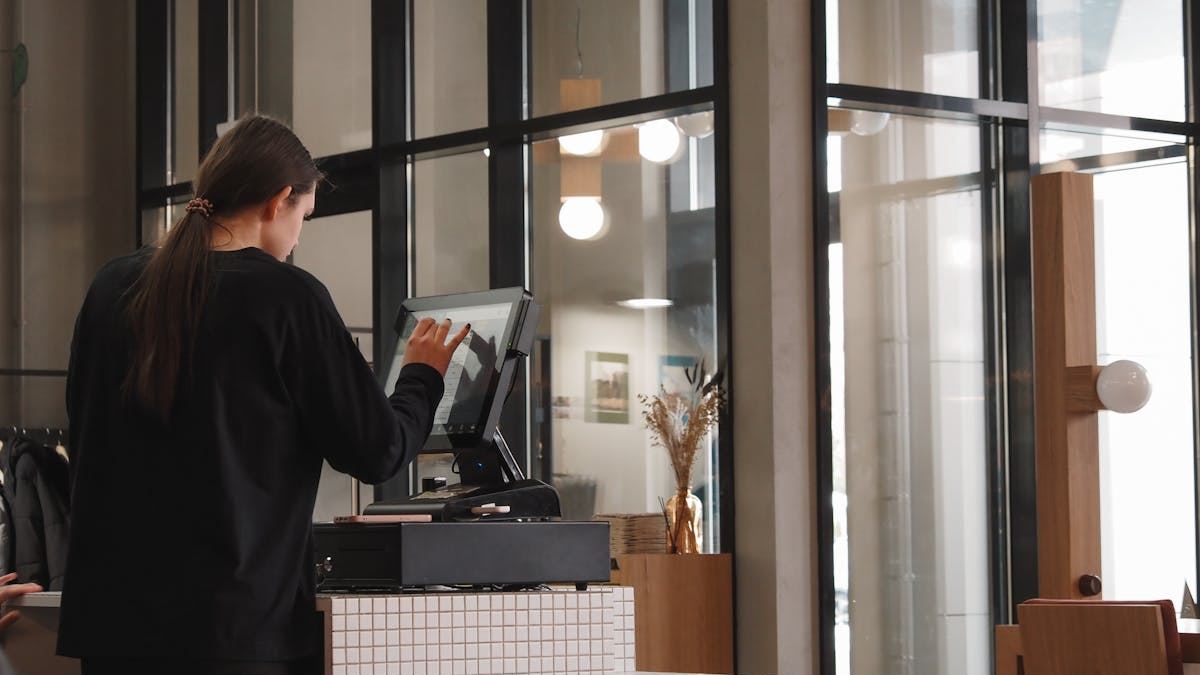How to Choose the Best POS System Restaurants in the US: An Expert’s Perspective