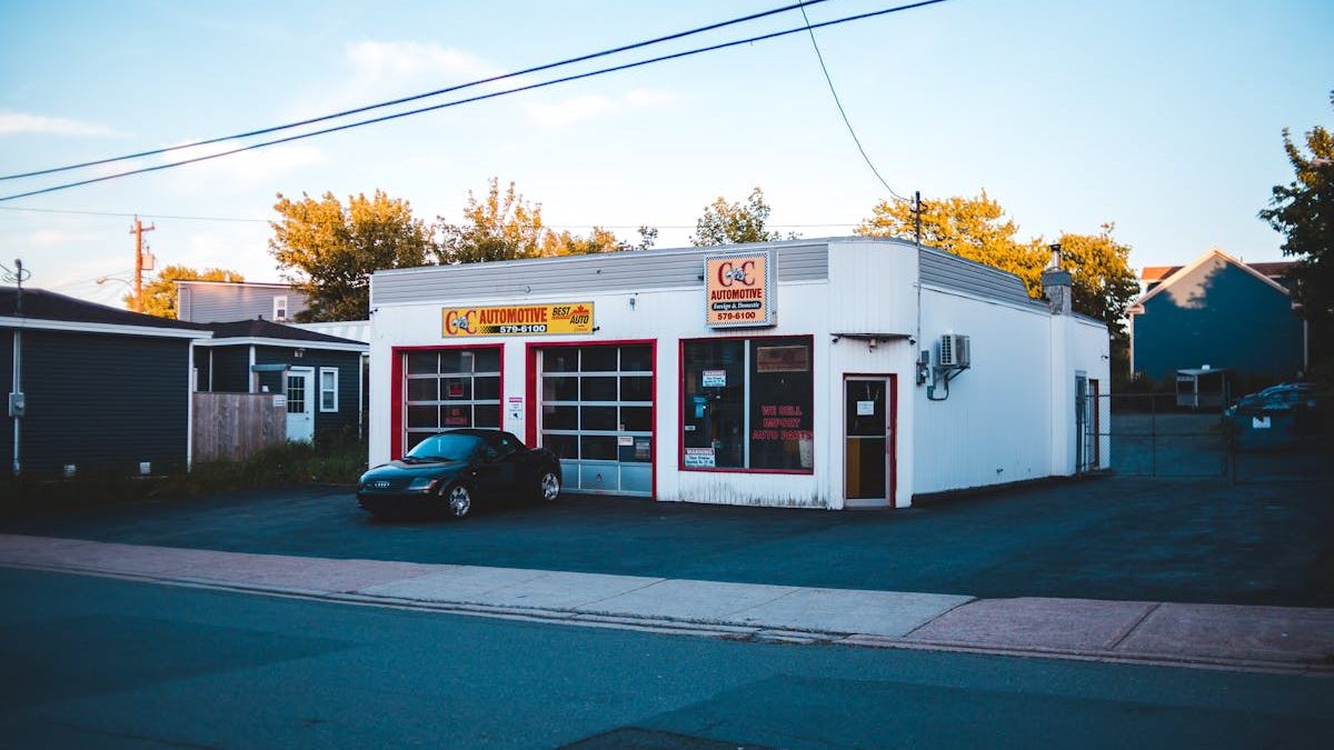 Top Factors to Consider When Choosing the Best Garage Door Repair Companies Near Me