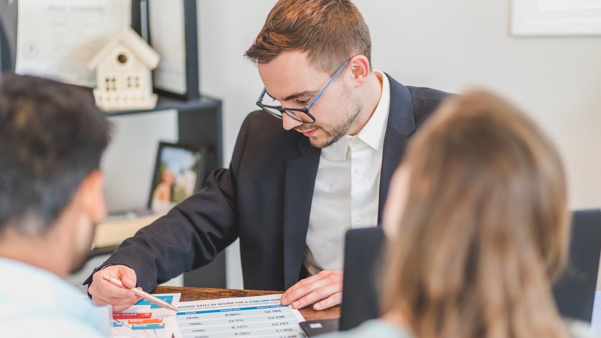 Choosing the Right Mortgage Lender: Strategies for US Homebuyers in a Competitive Market