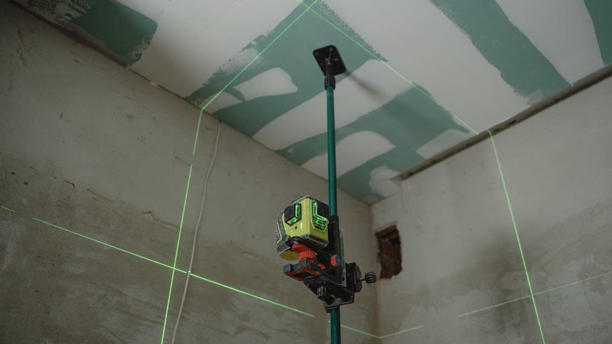 Understanding the Benefits of Hiring Local Window Installers in the United States