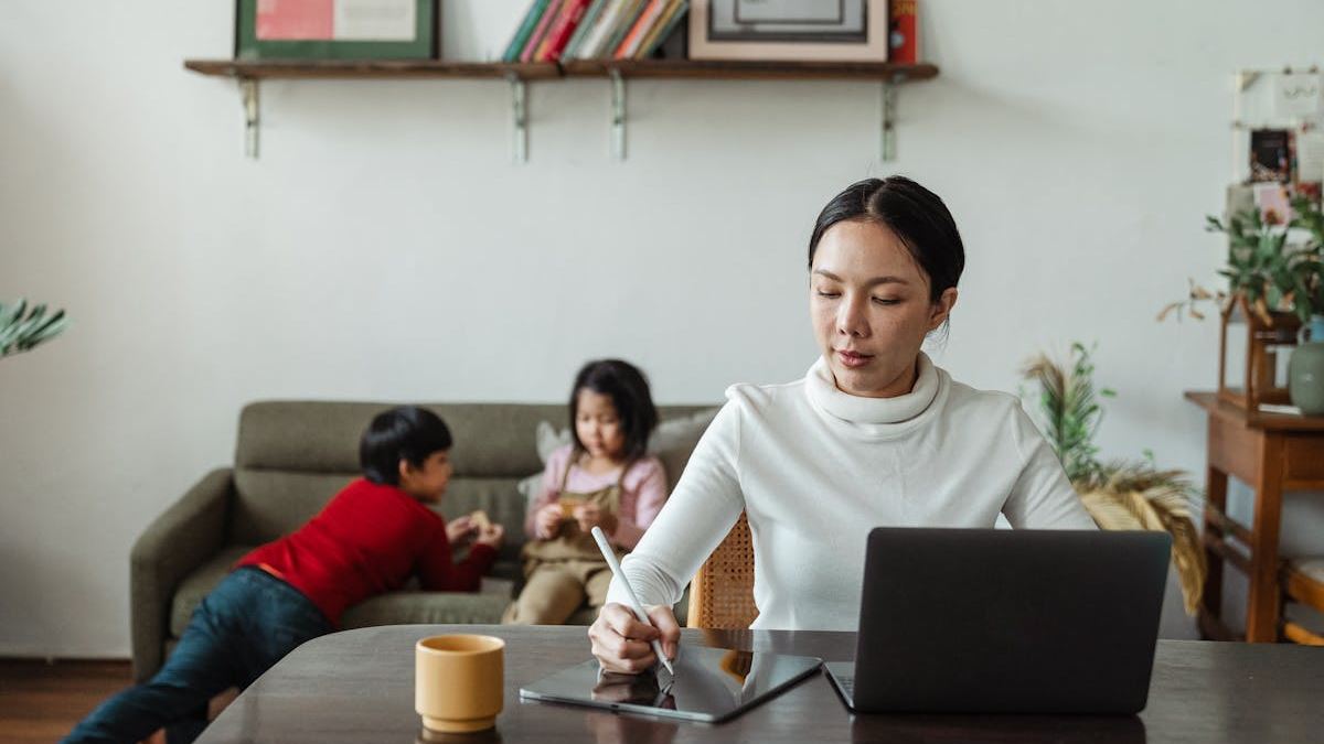 Maximizing Career Growth Through Online Degrees: Opportunities and Strategies in the US Market