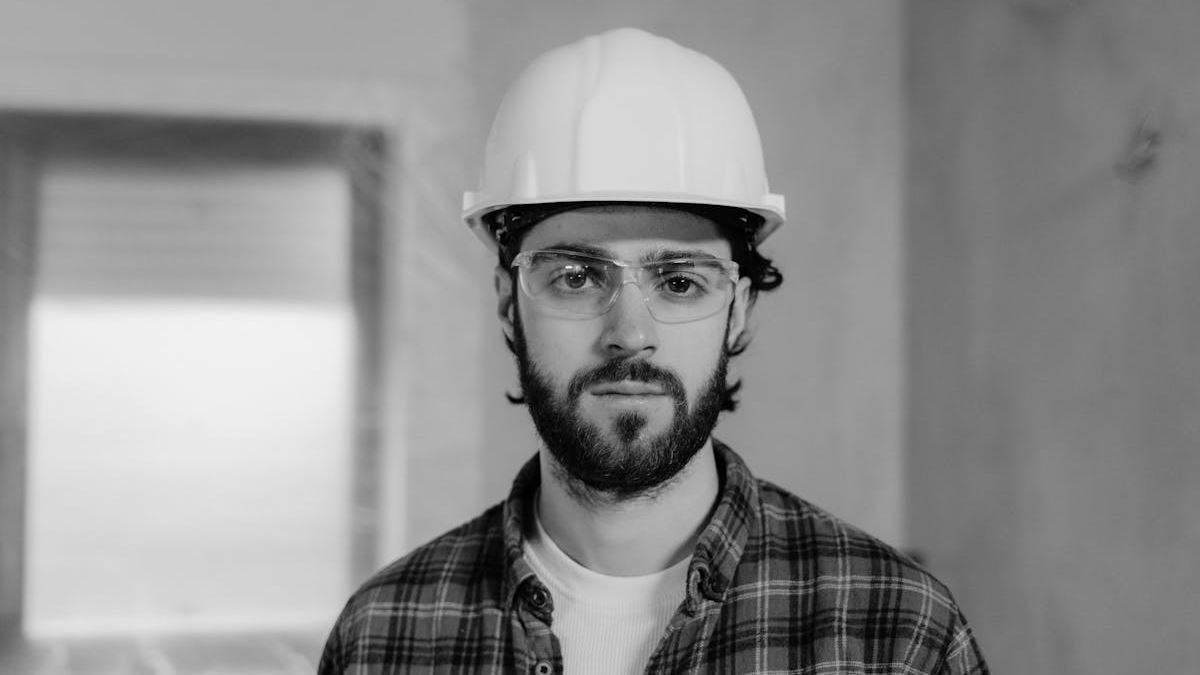 Renovation Success: How to Collaborate Effectively with Home Improvement Contractors in the US