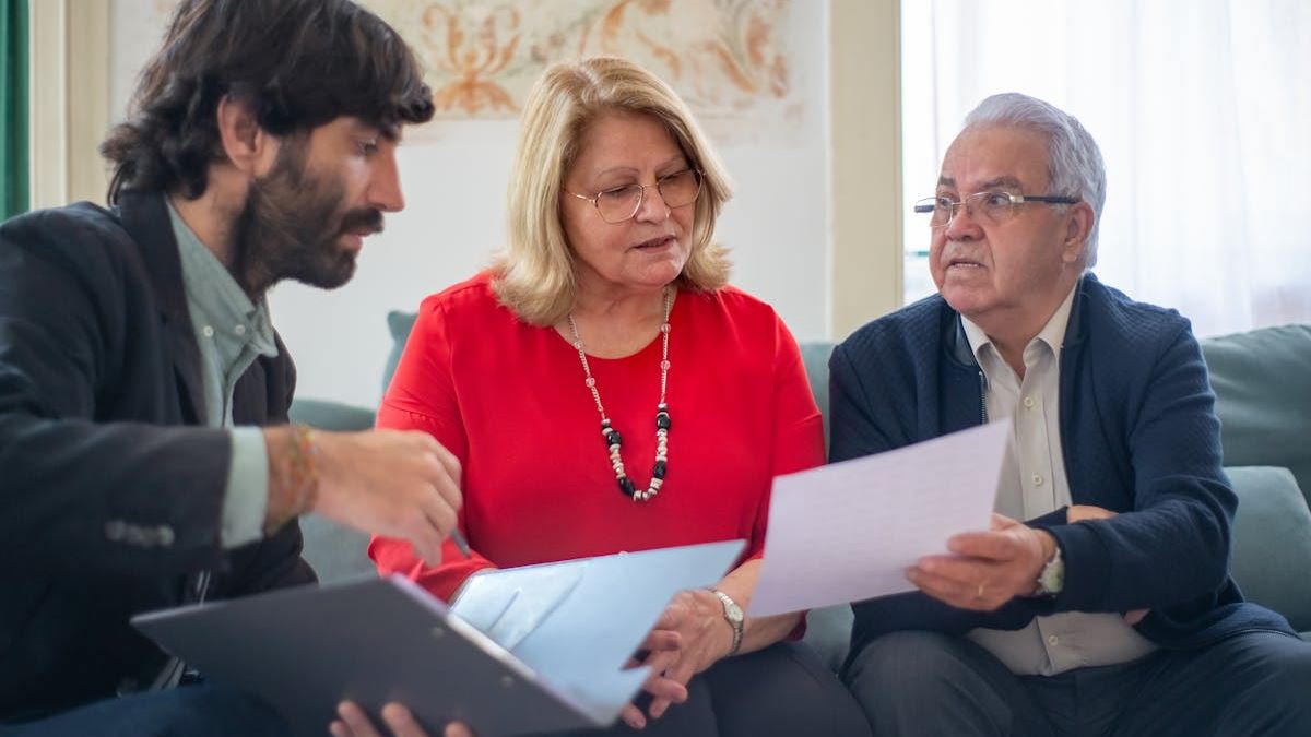 Why Every American Should Consider Consulting a National Financial Advisor
