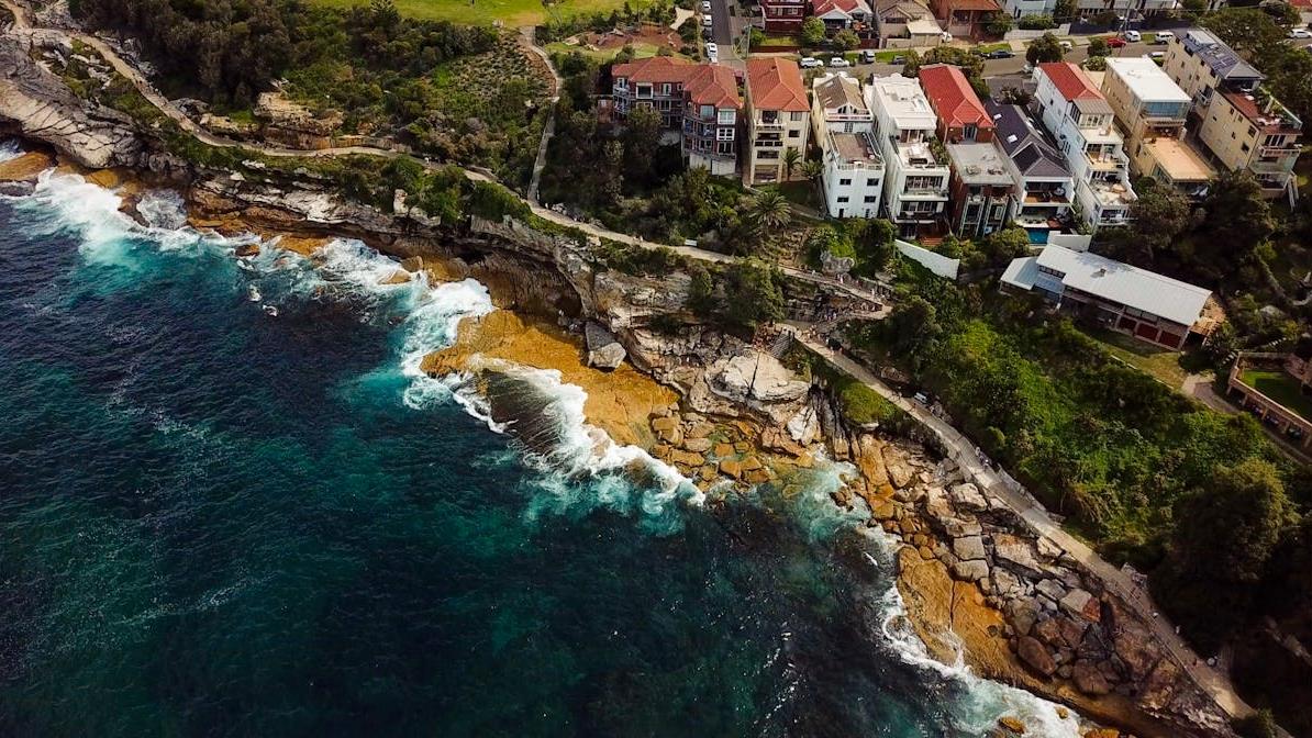 Navigating the Market: Essential Strategies for Successful Beach Houses Sale in the U.S.