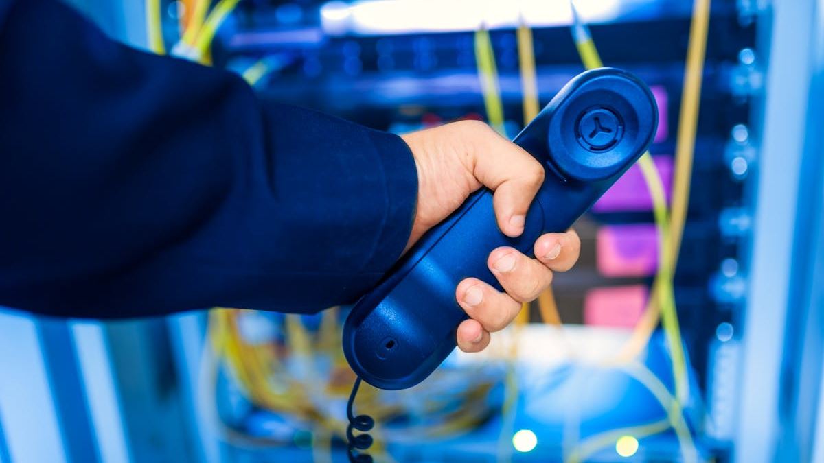 Maximizing Business Efficiency with Cloud PBX Phone Systems: Strategies for US Companies