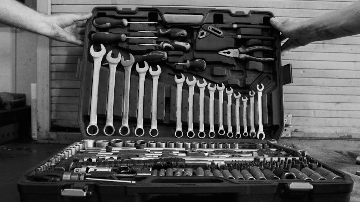 DIY Garage Door Fix: Practical Solutions and Safety Tips for Homeowners