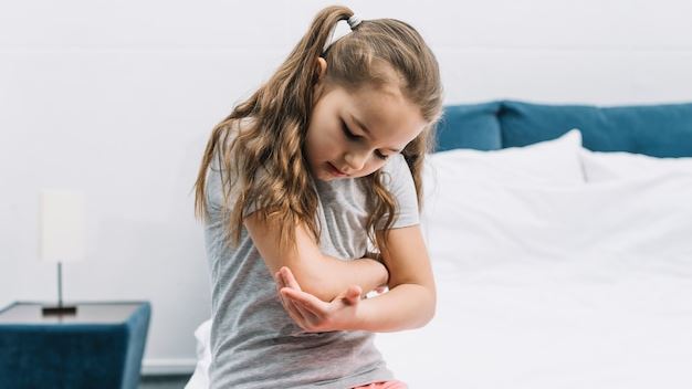 Navigating Minor Atopic Dermatitis on Your Toddler's Face: Expert Tips and Parental Strategies