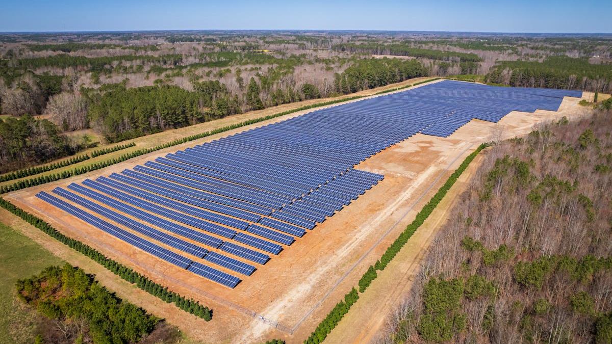 Evaluating the Cost and Efficiency of Solar Systems Panels in the United States: What Homeowners Need to Know