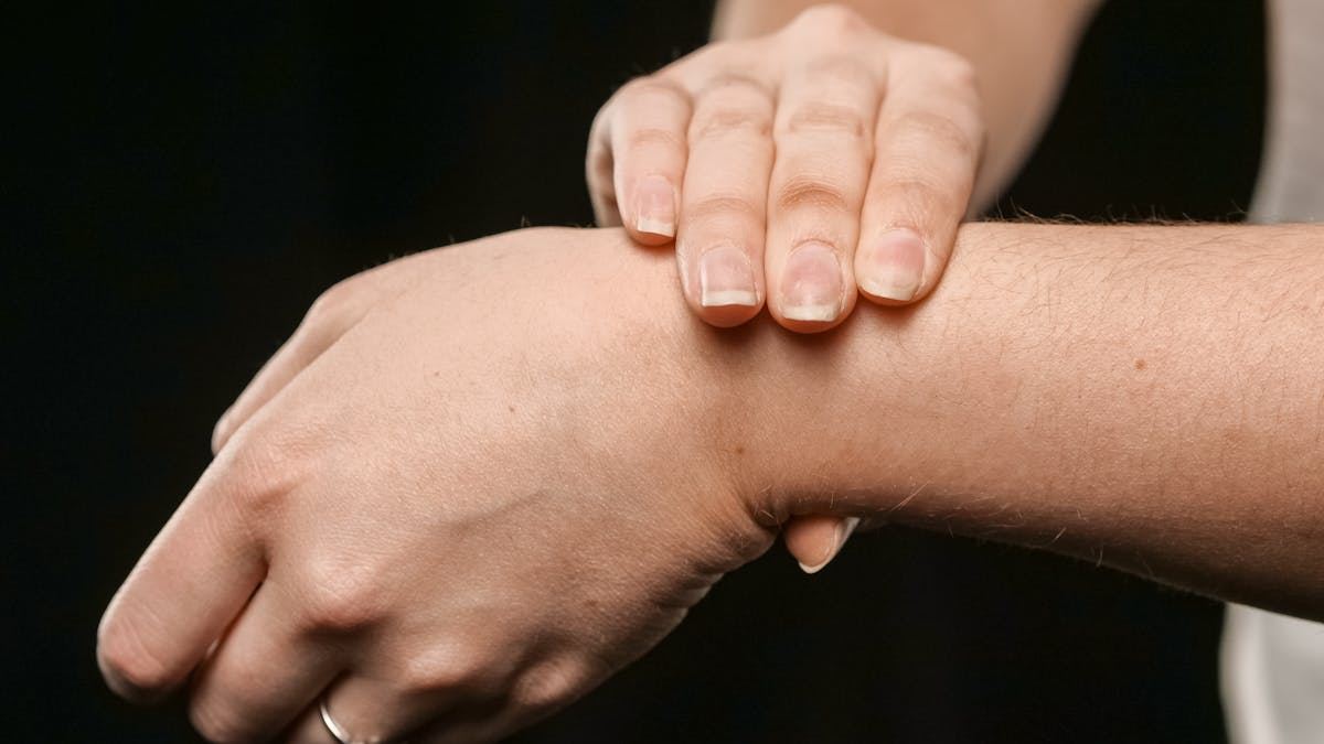 Psoriatic Arthritis Itching Unveiled: Navigating Causes, Treatments, and Living Comfortably