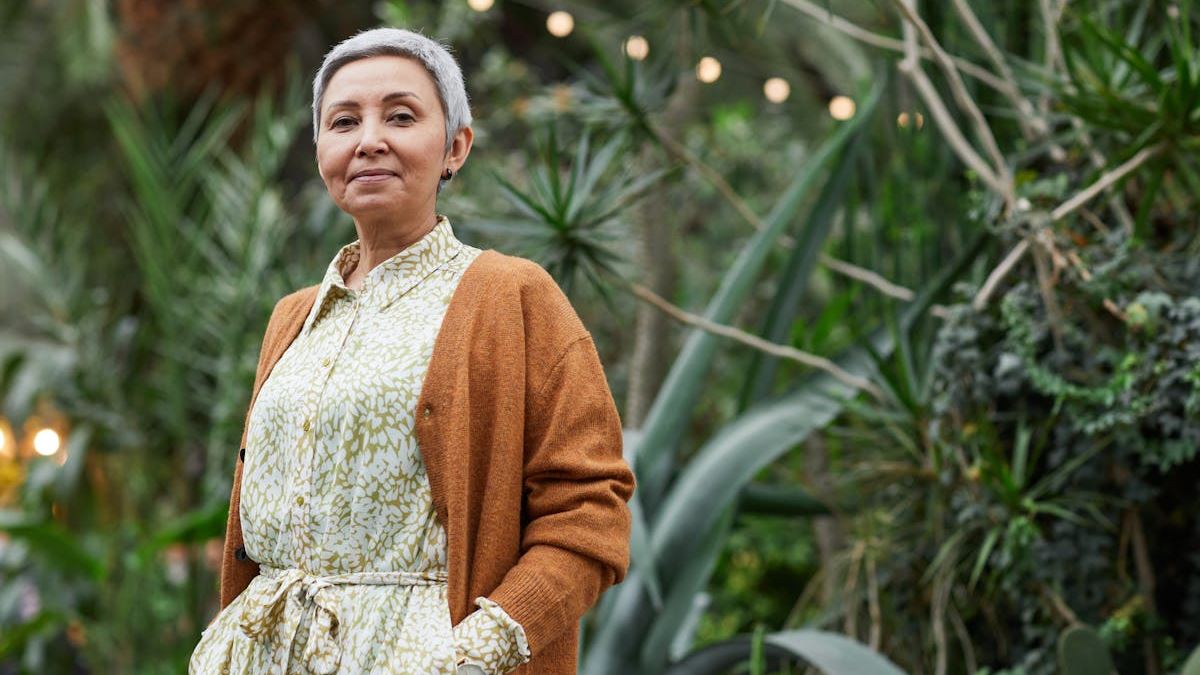 Mastering the Art of Haircuts for Fine Hair in Older Women: Styles That Flatter and Empower