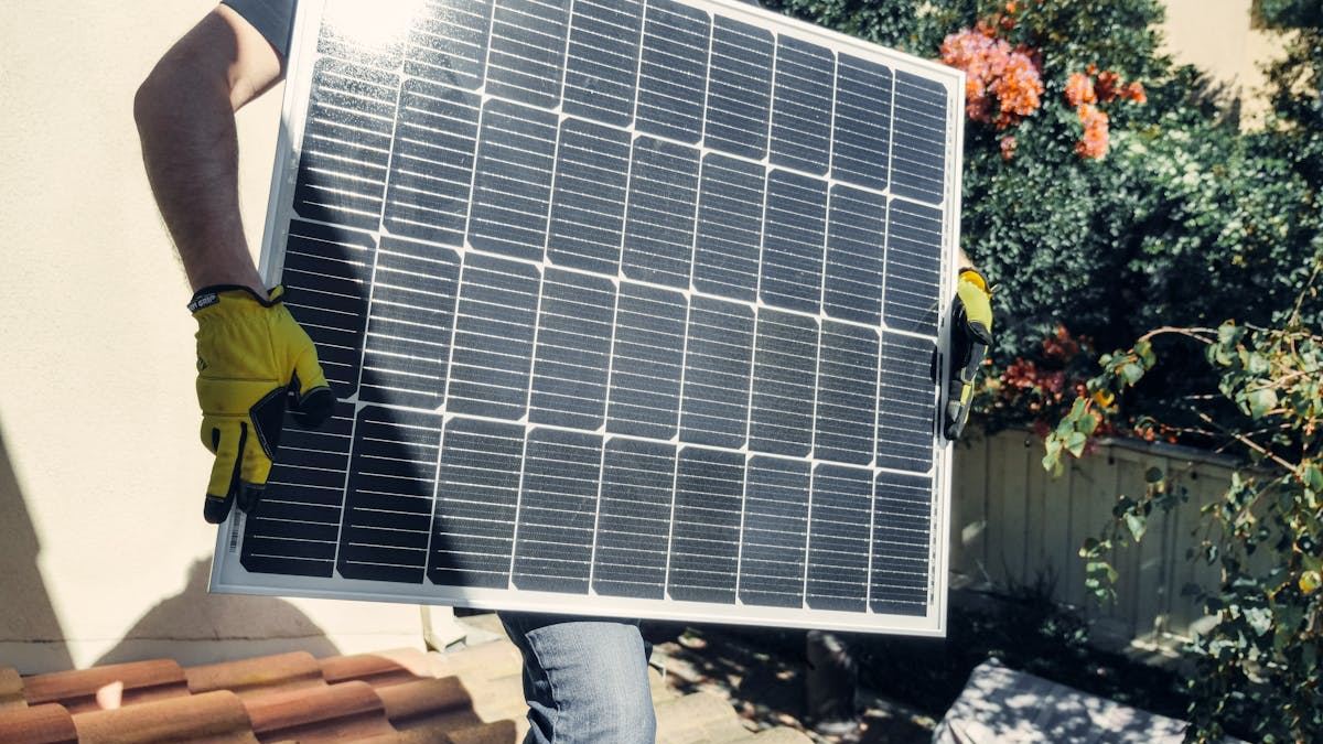 How to Navigate Solar Panel Installation Quotes in the USA: A Strategic Approach
