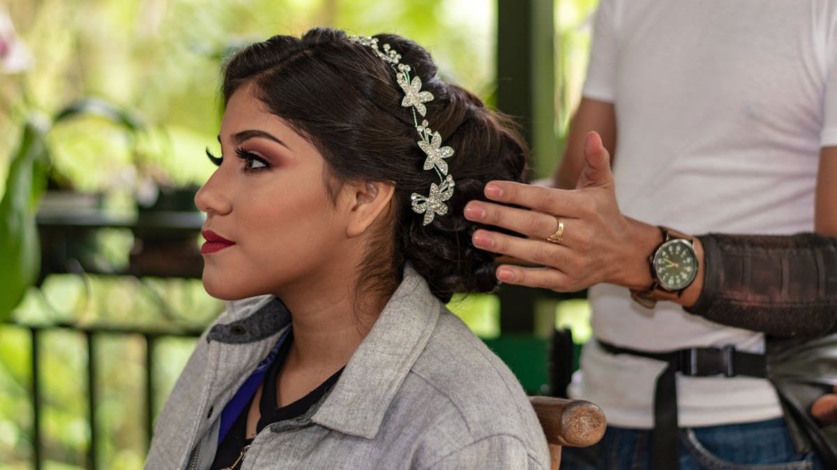 Top nn10 Hairdos for Fine Hair Over nn70: Enhancing Elegance and Confidence
