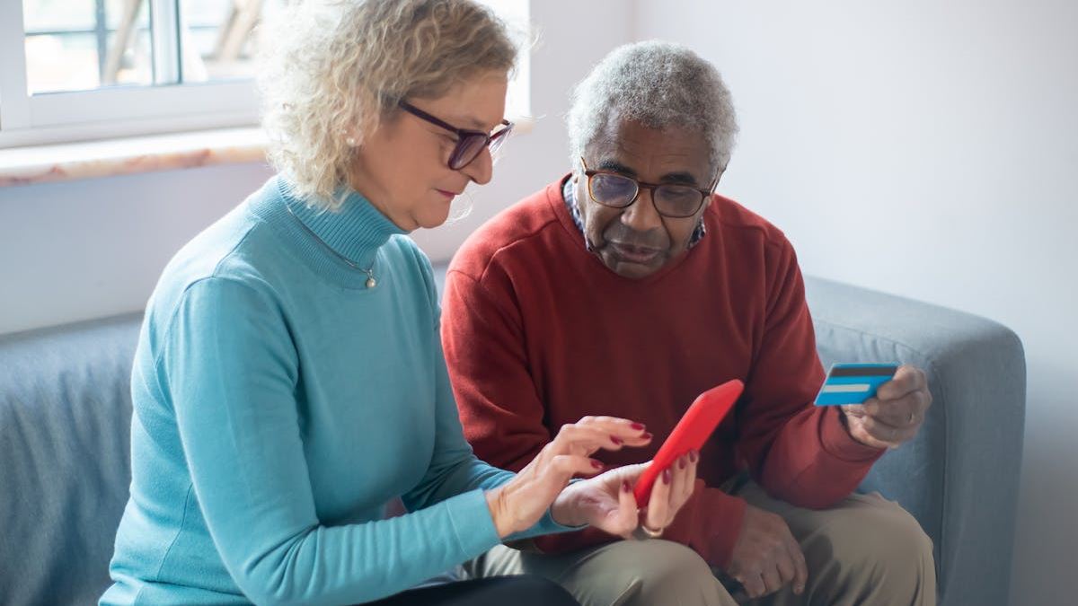 Enhancing Senior Smartphone Lessons: Strategies for Effective Learning and Digital Inclusion
