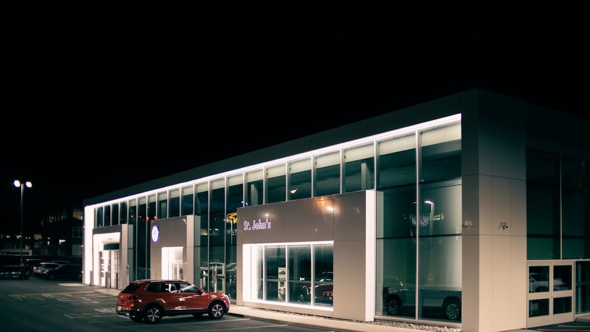 Analyzing the Factors Behind New SUV Escalades Sales Pricing Fluctuations in the U.S.