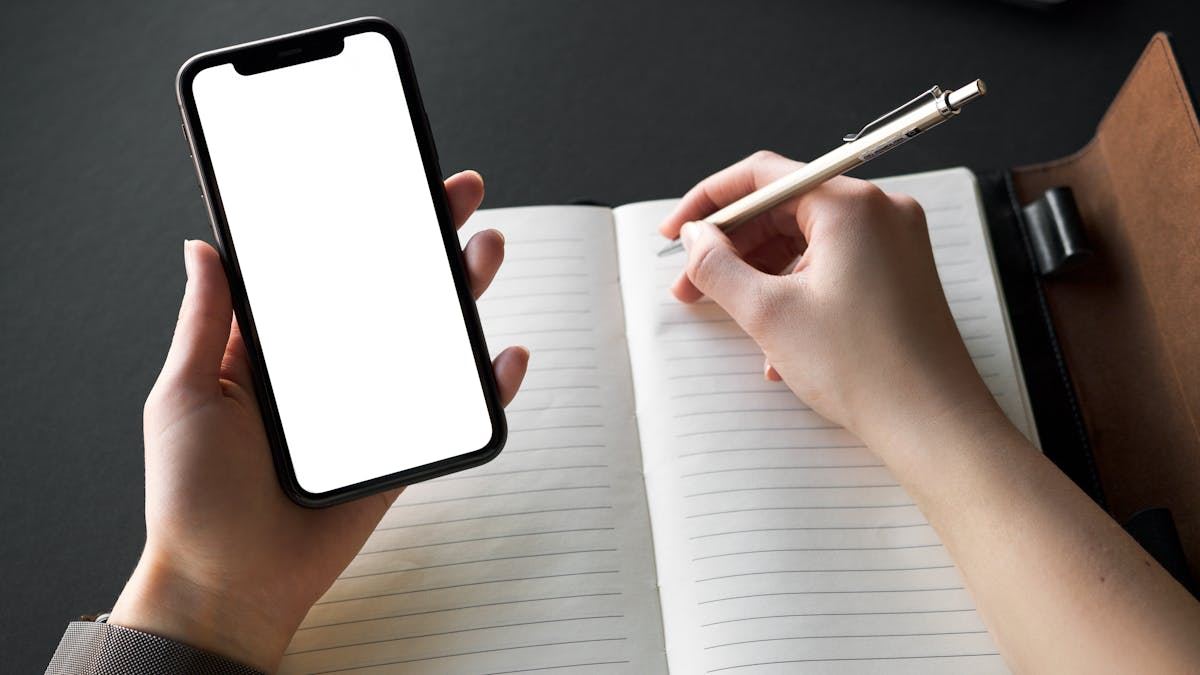 Emerging Trends in Laptops and Mobile Phones: What Consumers Need to Know in 2024