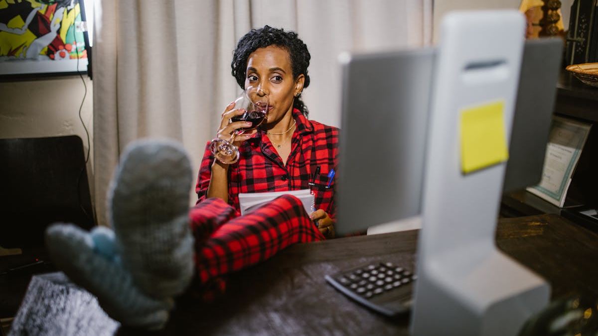 Maximizing Your Potential: The Strategic Value of an Online College Business Degree in the U.S. Context