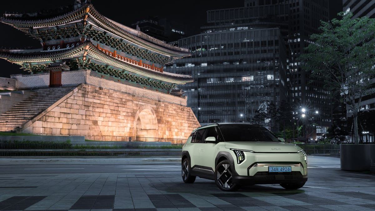 Innovative Trends in Small Electric Cars: Meeting the Needs of Modern Drivers in the US