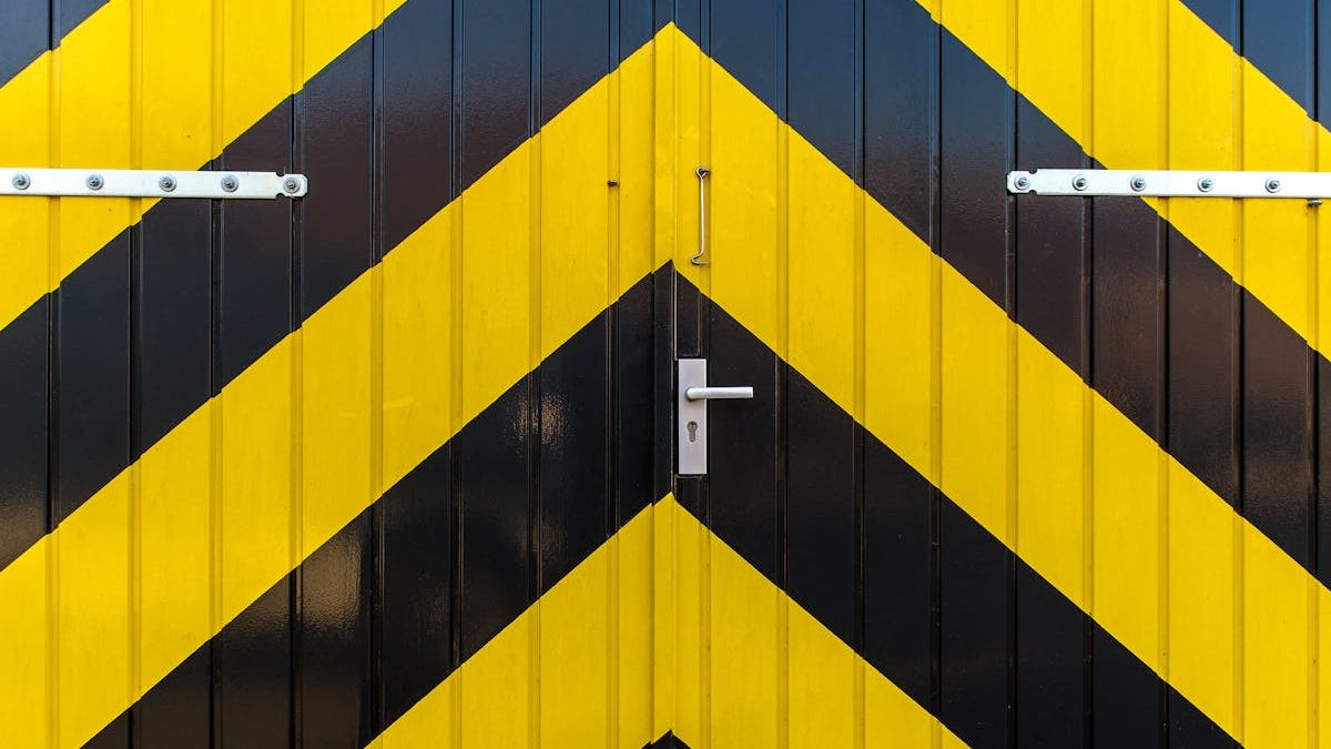 How to Find the Best Local Garage Door Repairman: Expert Tips for U.S. Homeowners
