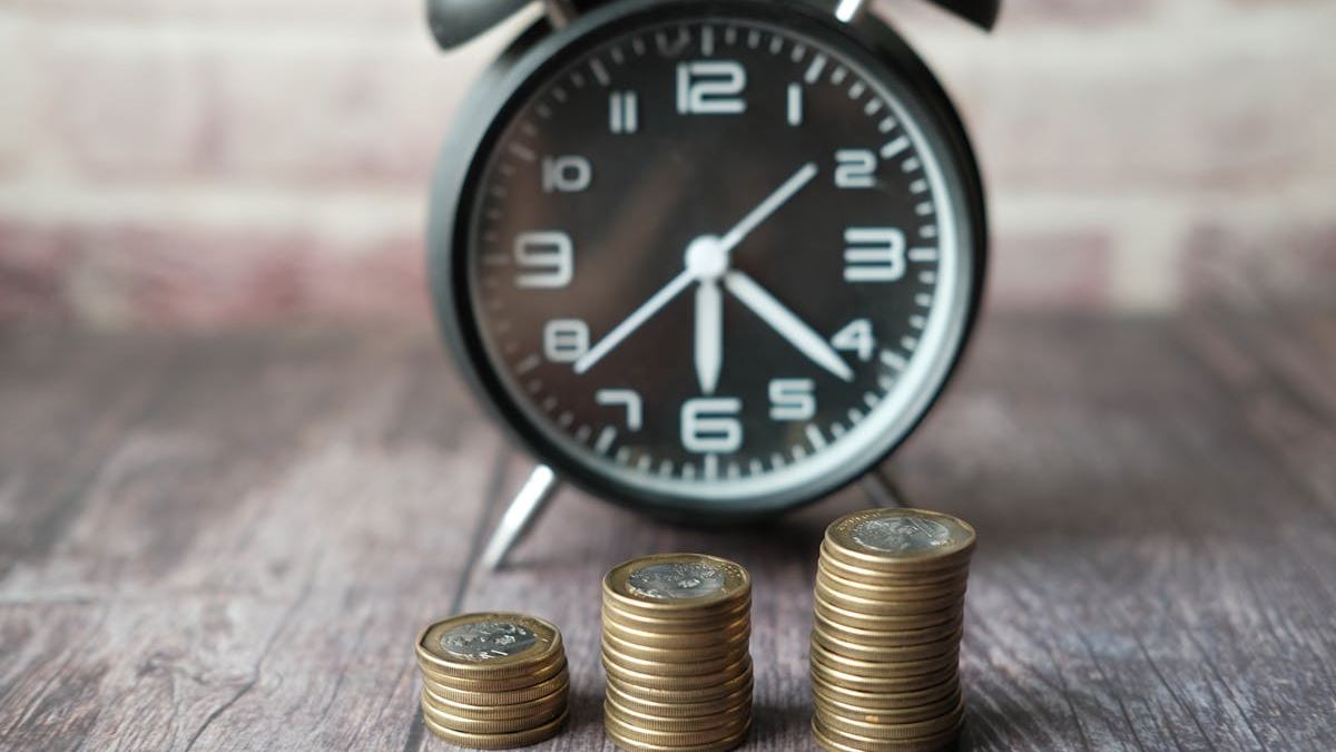 Maximizing Retirement Income: Top Income Generating Investments for Americans