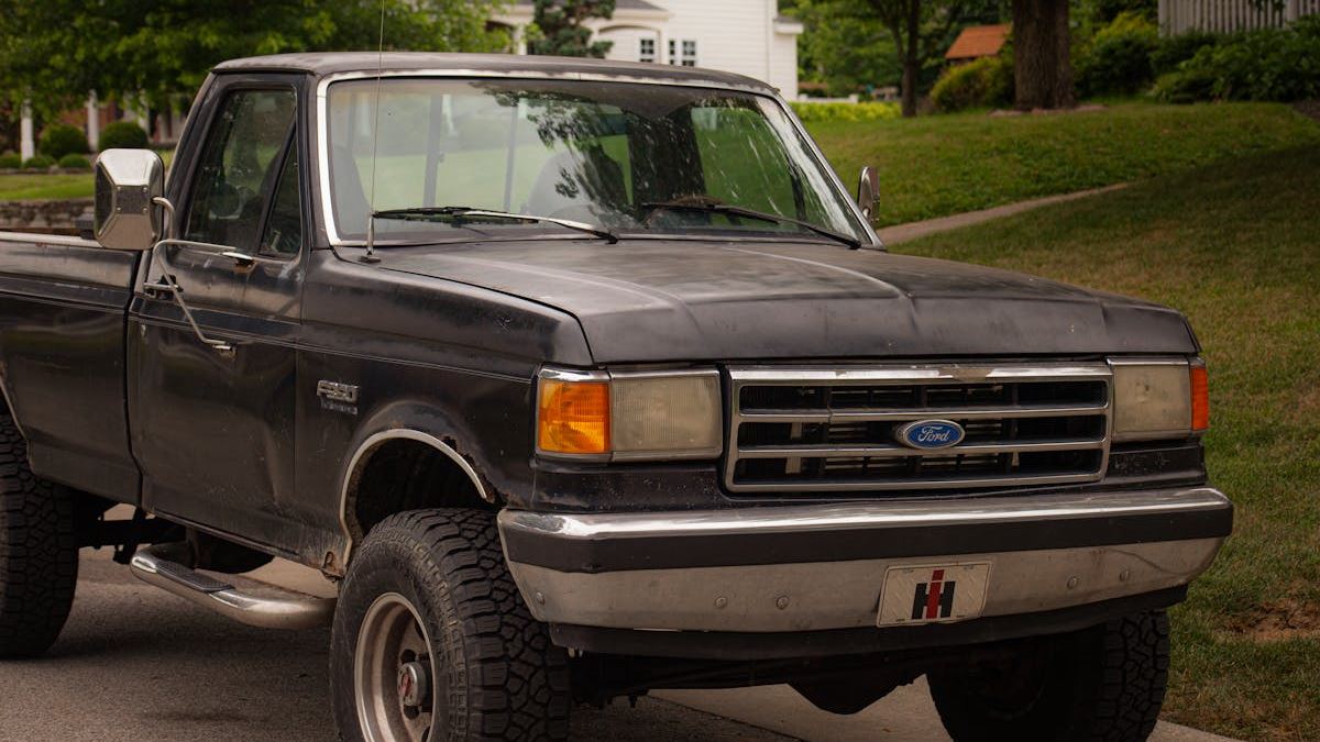 Comparing the Top V8 Pickup Trucks in the United States: Which One is Right for You?