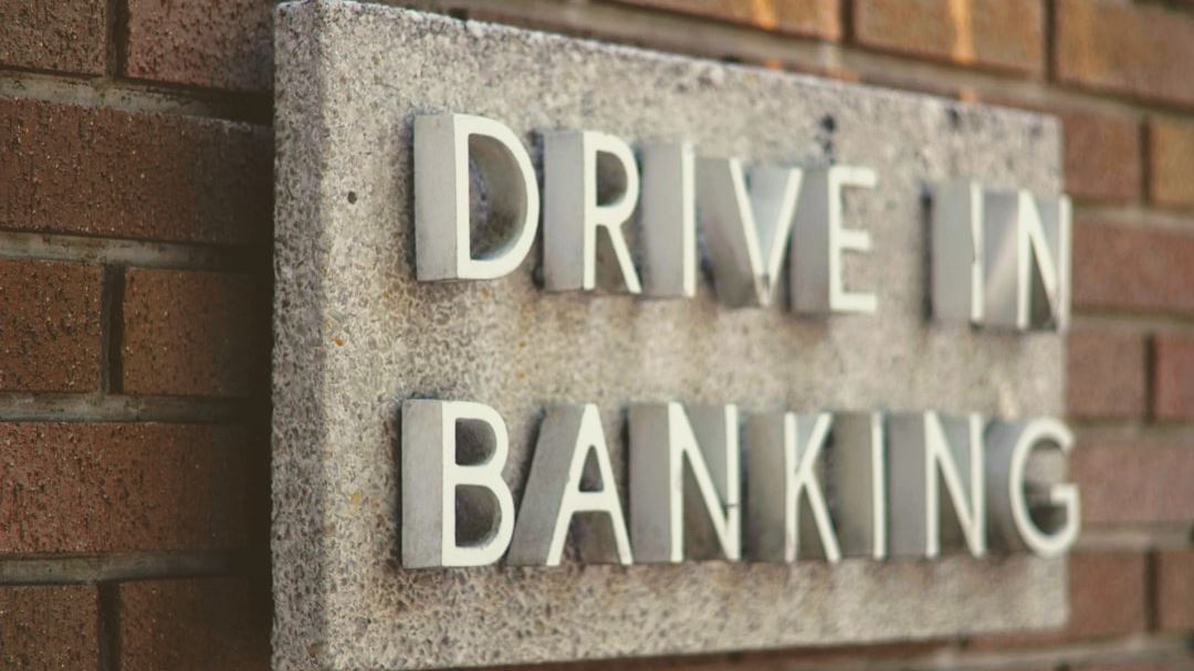 Exploring the Impact of Fee-Free Banking on American Consumers and the Financial Industry