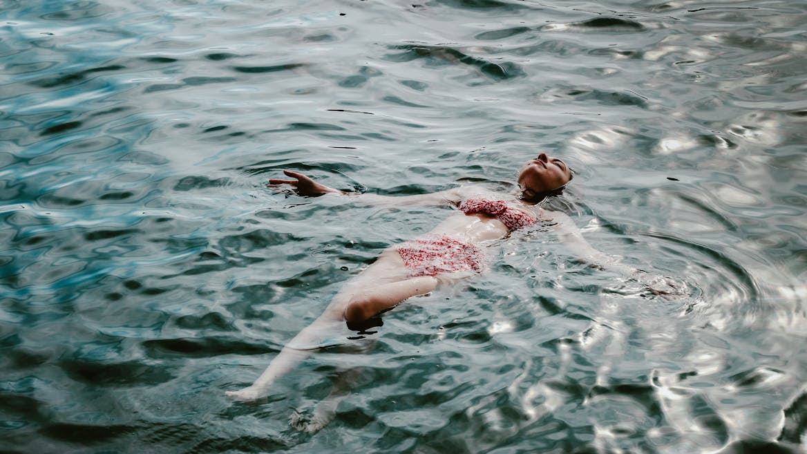 Empowering Confidence with No Coverage Bathing Suits: A Embrace of Body Positivity and Bold Style in U.S. Beaches