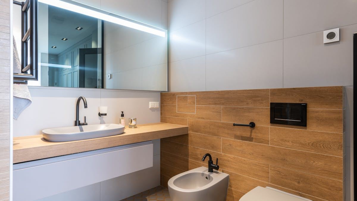 Maximizing Space and Style in Your Full Bathroom Remodel: Expert Strategies for Homeowners