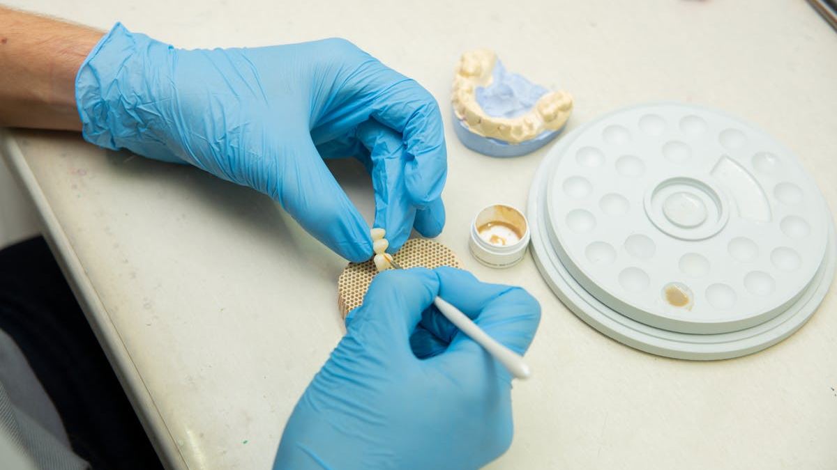 Deciphering Dental Implant Pricing: What Patients in the United States Need to Know