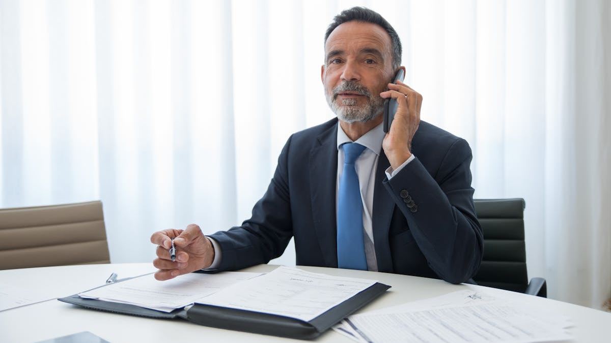 Finding Who Has the Best Cell Phone Deals for Seniors: A Comprehensive Review for U.S. Residents